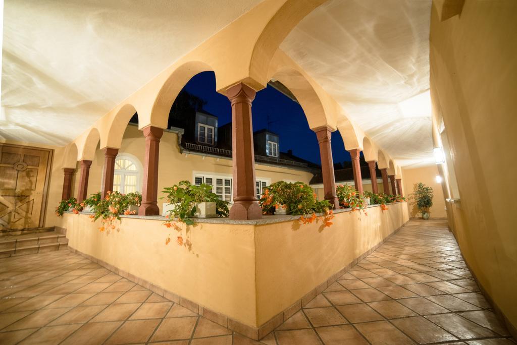 Hotel Boardinghouse 3*